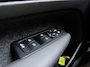 Volvo XC40 B3 177pk Plus Black Edition / Harman Kardon audio / Lighting / Elektrische stoelen met geheugen /