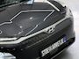 Hyundai Kona Electric EV 64 kWh SOH 100% NavI | Warmtepomp | Stoel & Stuur verwarming | 17" | ACC | 100 % elk jaar Dealer onderhouden!