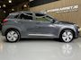 Hyundai Kona Electric EV 64 kWh SOH 100% NavI | Warmtepomp | Stoel & Stuur verwarming | 17" | ACC | 100 % elk jaar Dealer onderhouden!