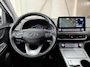 Hyundai Kona Electric EV 64 kWh SOH 100% NavI | Warmtepomp | Stoel & Stuur verwarming | 17" | ACC | 100 % elk jaar Dealer onderhouden!