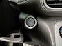 Hyundai Kona Electric EV 64 kWh SOH 100% NavI | Warmtepomp | Stoel & Stuur verwarming | 17" | ACC | 100 % elk jaar Dealer onderhouden!