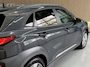 Hyundai Kona Electric EV 64 kWh SOH 100% NavI | Warmtepomp | Stoel & Stuur verwarming | 17" | ACC | 100 % elk jaar Dealer onderhouden!