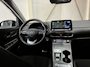 Hyundai Kona Electric EV 64 kWh SOH 100% NavI | Warmtepomp | Stoel & Stuur verwarming | 17" | ACC | 100 % elk jaar Dealer onderhouden!