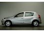 Dacia Sandero 1.2 Blackline. AIRCO EL. RAMEN + SPIEGELS TREKHAAK LMV
