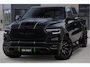 Dodge Ram LIMITED 5.7 V8 HEMI | TOP STAAT | €59950,- excl | BOM VOL | HUD | LUCHTVERING | STRIPING | BREDE WIELEN | OPEN UITLAAT KLEP | ADAPTIVE | PANO | DC | CREW CAB | DUBBELE CABINE | 5 PERSOONS |