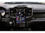 Dodge Ram LIMITED 5.7 V8 HEMI | TOP STAAT | €59950,- excl | BOM VOL | HUD | LUCHTVERING | STRIPING | BREDE WIELEN | OPEN UITLAAT KLEP | ADAPTIVE | PANO | DC | CREW CAB | DUBBELE CABINE | 5 PERSOONS |