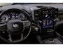 Dodge Ram LIMITED 5.7 V8 HEMI | TOP STAAT | €59950,- excl | BOM VOL | HUD | LUCHTVERING | STRIPING | BREDE WIELEN | OPEN UITLAAT KLEP | ADAPTIVE | PANO | DC | CREW CAB | DUBBELE CABINE | 5 PERSOONS |