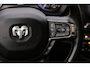 Dodge Ram LIMITED 5.7 V8 HEMI | TOP STAAT | €59950,- excl | BOM VOL | HUD | LUCHTVERING | STRIPING | BREDE WIELEN | OPEN UITLAAT KLEP | ADAPTIVE | PANO | DC | CREW CAB | DUBBELE CABINE | 5 PERSOONS |