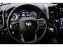 Dodge Ram LIMITED 5.7 V8 HEMI | TOP STAAT | €59950,- excl | BOM VOL | HUD | LUCHTVERING | STRIPING | BREDE WIELEN | OPEN UITLAAT KLEP | ADAPTIVE | PANO | DC | CREW CAB | DUBBELE CABINE | 5 PERSOONS |