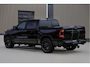 Dodge Ram LIMITED 5.7 V8 HEMI | TOP STAAT | €59950,- excl | BOM VOL | HUD | LUCHTVERING | STRIPING | BREDE WIELEN | OPEN UITLAAT KLEP | ADAPTIVE | PANO | DC | CREW CAB | DUBBELE CABINE | 5 PERSOONS |