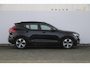 Volvo XC40 B3 177PK Automaat Ultimate Dark / Adaptive cruise control  / Elektrische stoelen / Harman Kardon audio / Pilot assist / Stoel en stuur verwarming / Elektrische achterklep / Parkeersensoren met camera