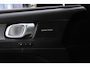 Volvo XC40 B3 177PK Automaat Ultimate Dark / Adaptive cruise control  / Elektrische stoelen / Harman Kardon audio / Pilot assist / Stoel en stuur verwarming / Elektrische achterklep / Parkeersensoren met camera