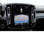 Volvo XC40 B3 177PK Automaat Ultimate Dark / Adaptive cruise control  / Elektrische stoelen / Harman Kardon audio / Pilot assist / Stoel en stuur verwarming / Elektrische achterklep / Parkeersensoren met camera