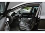 Volvo V70 2.4 T5 Summum | 18 inch Graphite R Wielen | Fullmap Navigatie | Elektrisch schuif-/kanteldak | Elektrisch verstelbare voorstoel + memory | Parkeersensoren voor en achter | Climate Control | Cruise Control | 3 CD-Wisselaar