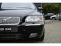 Volvo V70 2.4 T5 Summum | 18 inch Graphite R Wielen | Fullmap Navigatie | Elektrisch schuif-/kanteldak | Elektrisch verstelbare voorstoel + memory | Parkeersensoren voor en achter | Climate Control | Cruise Control | 3 CD-Wisselaar