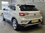 Volkswagen T-Roc 1.5 TSI DSG 150PK Style | Adaptive cruise | IQ Light | Stoel -stuurverwarming | Camera | Keyless |