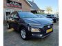Hyundai Kona 1.0T Comfort. Dealer onderhouden. O.a. carplay, cruise, camera, etc. Prijs inclusief garantie en onderhoud.