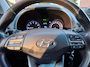 Hyundai Kona 1.0T Comfort. Dealer onderhouden. O.a. carplay, cruise, camera, etc. Prijs inclusief garantie en onderhoud.