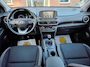 Hyundai Kona 1.0T Comfort. Dealer onderhouden. O.a. carplay, cruise, camera, etc. Prijs inclusief garantie en onderhoud.
