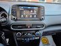Hyundai Kona 1.0T Comfort. Dealer onderhouden. O.a. carplay, cruise, camera, etc. Prijs inclusief garantie en onderhoud.