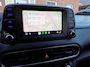 Hyundai Kona 1.0T Comfort. Dealer onderhouden. O.a. carplay, cruise, camera, etc. Prijs inclusief garantie en onderhoud.