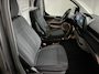 Ford E-Transit Custom 320 L2H1 Limited 65 kWh met o.a. een elektrisch wegklapbare trekhaak, een achteruitrijcamera, dodehoekdetectie en 17 inch lichtmetalen velgen