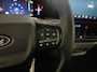 Ford E-Transit Custom 320 L2H1 Limited 65 kWh met o.a. een elektrisch wegklapbare trekhaak, een achteruitrijcamera, dodehoekdetectie en 17 inch lichtmetalen velgen