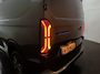 Ford E-Transit Custom 320 L2H1 Limited 65 kWh met o.a. een elektrisch wegklapbare trekhaak, een achteruitrijcamera, dodehoekdetectie en 17 inch lichtmetalen velgen