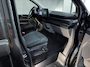 Ford E-Transit Custom 320 L2H1 Limited 65 kWh met o.a. een elektrisch wegklapbare trekhaak, een achteruitrijcamera, dodehoekdetectie en 17 inch lichtmetalen velgen