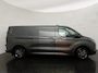 Ford E-Transit Custom 320 L2H1 Limited 65 kWh met o.a. een elektrisch wegklapbare trekhaak, een achteruitrijcamera, dodehoekdetectie en 17 inch lichtmetalen velgen
