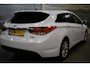 Hyundai i40 Wagon 1.6 GDI Blue i-Vision + 76.000KM!!! + Leder|Stoel/Stuurverwarming|Camera|Parkeersensoren|Navi|Bluetooth|