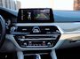 BMW 5-Serie M550i xDrive High Executive dealer O.H., pano, HUD