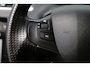 Peugeot 2008 1.2 PureTech Allure/ D-Riem Verv 100.000KM!/ Automaat/ Pano-Dak/ Stoelverw./ Camera/ LEDER/ Apple+Android/ Clima/ Navi/ Cruise/ Bluetooth/ Elek.pakket/ Isofix/ PDC V+A.