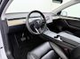Tesla Model Y RWD 300PK LFP SOH 90% Trekhaak Warmtepomp Leder Camera's Elek.Stoelen+Memory Google®-Navi Panoramadak Stoel+Stuurverwarming Privacy Glas Lmv 19" Led Draadloos Tel. Laden Isofix AMD Ryzen™ Premium Audio 1.600KG Trekgewicht 1e Eigenaar Origineel Nederlandse Auto