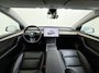Tesla Model Y RWD 300PK LFP SOH 90% Trekhaak Warmtepomp Leder Camera's Elek.Stoelen+Memory Google®-Navi Panoramadak Stoel+Stuurverwarming Privacy Glas Lmv 19" Led Draadloos Tel. Laden Isofix AMD Ryzen™ Premium Audio 1.600KG Trekgewicht 1e Eigenaar Origineel Nederlandse Auto