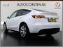 Tesla Model Y RWD 300PK LFP SOH 90% Trekhaak Warmtepomp Leder Camera's Elek.Stoelen+Memory Google®-Navi Panoramadak Stoel+Stuurverwarming Privacy Glas Lmv 19" Led Draadloos Tel. Laden Isofix AMD Ryzen™ Premium Audio 1.600KG Trekgewicht 1e Eigenaar Origineel Nederlandse Auto