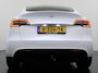 Tesla Model Y RWD 300PK LFP SOH 90% Trekhaak Warmtepomp Leder Camera's Elek.Stoelen+Memory Google®-Navi Panoramadak Stoel+Stuurverwarming Privacy Glas Lmv 19" Led Draadloos Tel. Laden Isofix AMD Ryzen™ Premium Audio 1.600KG Trekgewicht 1e Eigenaar Origineel Nederlandse Auto