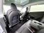 Tesla Model Y RWD 300PK LFP SOH 90% Trekhaak Warmtepomp Leder Camera's Elek.Stoelen+Memory Google®-Navi Panoramadak Stoel+Stuurverwarming Privacy Glas Lmv 19" Led Draadloos Tel. Laden Isofix AMD Ryzen™ Premium Audio 1.600KG Trekgewicht 1e Eigenaar Origineel Nederlandse Auto