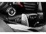Mitsubishi Outlander 2.0 Executive Edition 7-Persoons Trekhaak, Alcantara, Camera, Goed onderhouden, Stoelverwarming,