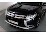 Mitsubishi Outlander 2.0 Executive Edition 7-Persoons Trekhaak, Alcantara, Camera, Goed onderhouden, Stoelverwarming,