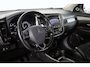 Mitsubishi Outlander 2.0 Executive Edition 7-Persoons Trekhaak, Alcantara, Camera, Goed onderhouden, Stoelverwarming,