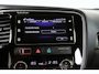 Mitsubishi Outlander 2.0 Executive Edition 7-Persoons Trekhaak, Alcantara, Camera, Goed onderhouden, Stoelverwarming,