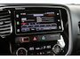 Mitsubishi Outlander 2.0 Executive Edition 7-Persoons Trekhaak, Alcantara, Camera, Goed onderhouden, Stoelverwarming,