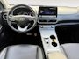 Hyundai Kona Electric EV Limited Sky 64 kWh | Zeer compleet | 99% SOH | Open dak | Lederen bekleding | Trekhaak | Stoel verwarming & koeling | Stuurverwarming |