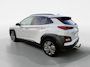 Hyundai Kona Electric EV Limited Sky 64 kWh | Zeer compleet | 99% SOH | Open dak | Lederen bekleding | Trekhaak | Stoel verwarming & koeling | Stuurverwarming |
