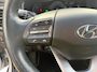 Hyundai Kona Electric EV Limited Sky 64 kWh | Zeer compleet | 99% SOH | Open dak | Lederen bekleding | Trekhaak | Stoel verwarming & koeling | Stuurverwarming |