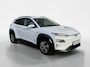 Hyundai Kona Electric EV Limited Sky 64 kWh | Zeer compleet | 99% SOH | Open dak | Lederen bekleding | Trekhaak | Stoel verwarming & koeling | Stuurverwarming |