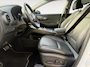 Hyundai Kona Electric EV Limited Sky 64 kWh | Zeer compleet | 99% SOH | Open dak | Lederen bekleding | Trekhaak | Stoel verwarming & koeling | Stuurverwarming |