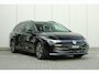 Volkswagen Golf Variant 1.5 eTSI 150pk DSG Life 'Goal' | Trekhaak Wegklapbaar | 360° Camera's | Allseason Banden