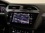 Volkswagen Tiguan 1.4 TSI eHybrid R-Line Business+ I Elek. Trekhaak I Adaptive Cruise I Stoel- en Stuurverwarming I Camera I Elek. Achterklep I CarPlay I